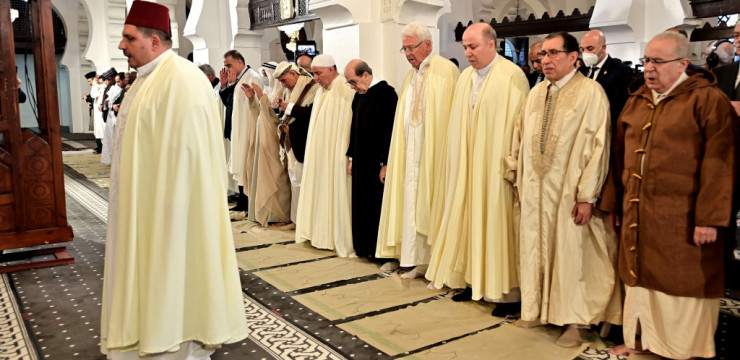 الوزير الأول يؤدي صلاة عيد الفطر بالجامع الكبير بالعاصمة‎‎