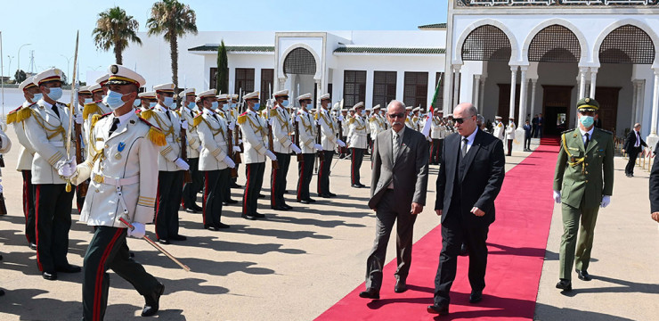 الوزير الأول يودع رئيس الجمهورية الصحراوية لدى مغادرته الجزائر