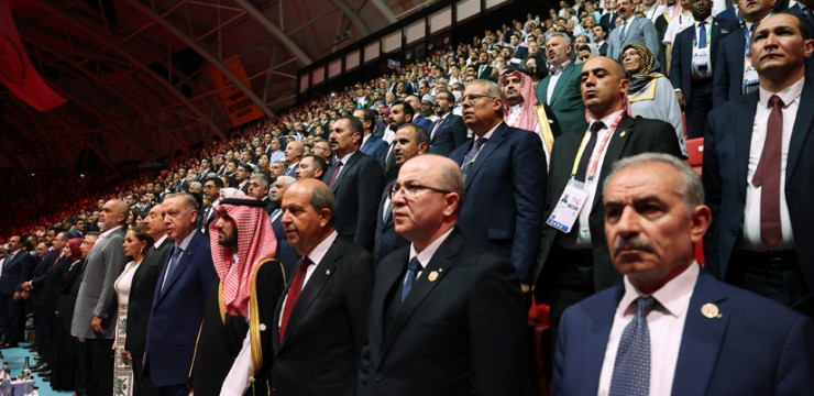 ممثلا لرئيس الجمهورية، الوزير الأول يحضر مراسم افتتاح ألعاب التضامن الإسلامي بقونية التركية