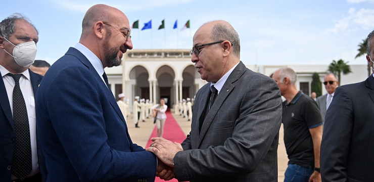 الوزير الأول يودع رئيس المجلس الأوروبي لدى مغادرته الجزائر