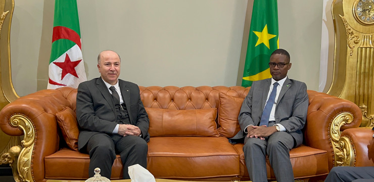 الوزير الأول يُستقبل بمطار نواكشوط الدولي من طرف الوزير الأول الموريتاني