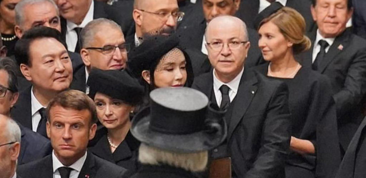 ممثلا لرئيس الجمهورية، الوزير الأول يحضر مراسم الجنازة الرّسمية للملكة إليزابيث الثانية