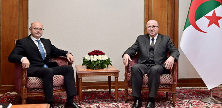 قصر الحكومة: الوزير الأول يستقبل وزير الطاقة بجمهورية أذربيجان