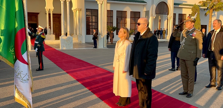 Le Premier Ministre salue la présidente du Conseil des ministres italien à son départ d’Alger