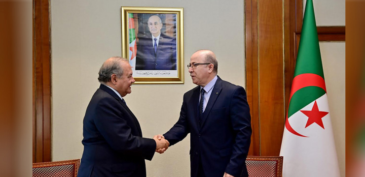 الوزير الأول يستقبل وزير الاقتصاد والبحر للجمهورية البرتغالية
