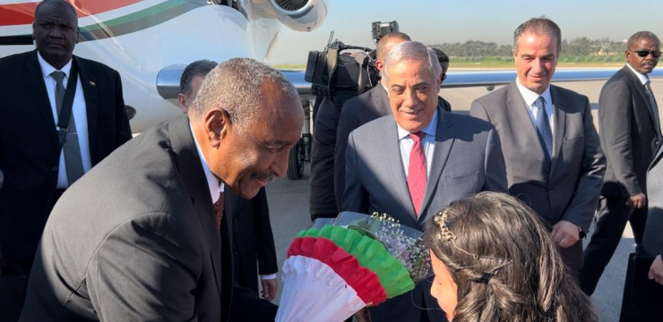 رئيس مجلس السيادة الانتقالي لجمهورية السودان يحل بالجزائر في زيارة رسمية