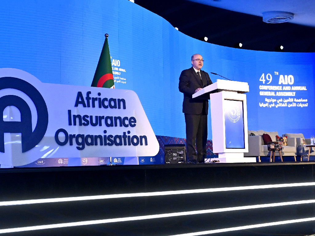 الوزير الأول يشرف على افتتاح مؤتمر "مساهمة صناعة التأمينات في الأمن الغذائي في إفريقيا"
