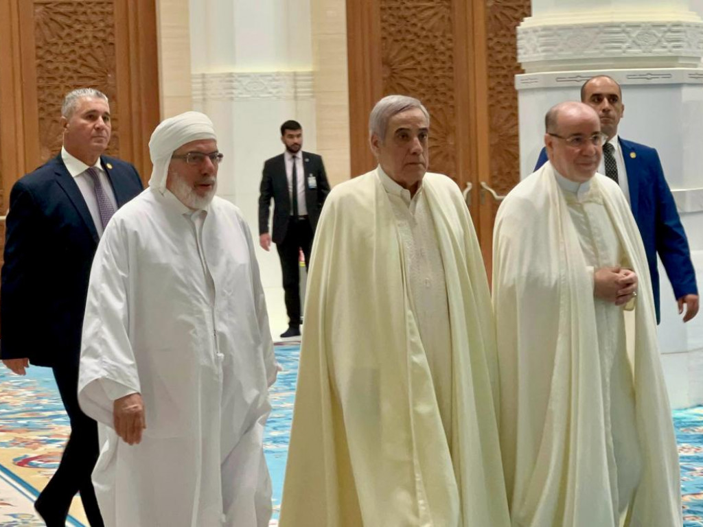 Célébration de Leïlat Al Qadr: le Premier Ministre honore les lauréats du Prix d'Alger de récitation du Saint Coran et du patrimoine islamique