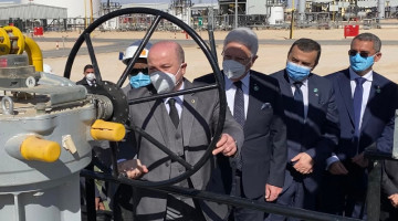 Double anniversaire du 24 février : Le Premier Ministre inspecte plusieurs installations énergétiques  à Hassi Messaoud